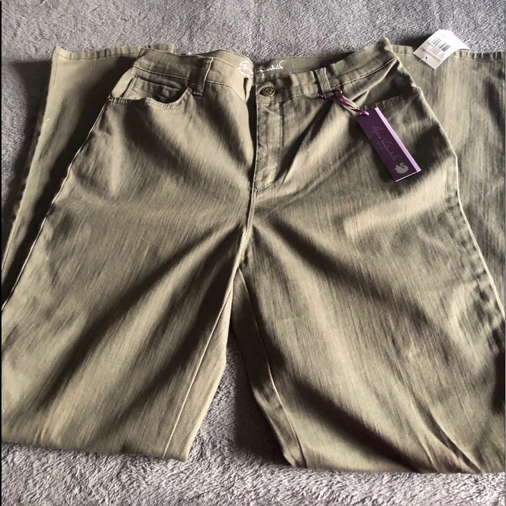 Gloria Vanderbilt Olive green jeans